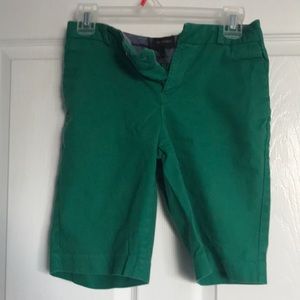 Banana republic shorts size 0 color is green
